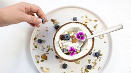 Čím nahradit mléčné výrobky? Zkuste kokosové mléko nebo mandlový jogurt