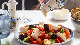 Zálivka je koruna salátu! Dotáhněte klasiku k dokonalosti, anebo vyzkoušejte něco nového!