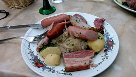 Kyselé zlato z Alsaska: Jaký je rozdíl mezi sauerkrautem a choucroutem?