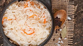 Kysané zelí je česká klasika, kimchi zase láká exotikou. Rozdíl poznáte hlavně v chuti a ceně