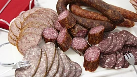 KVÍZ: Vyznáte se v zabijačkových specialitách? Otestujte své znalosti o jitrnicích, tlačence nebo přípravě jelit
