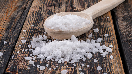 Hitem TikToku je smažení v soli: Starý středomořský trik zajistí skvěle šťavnaté maso a čistou kuchyň Hitem TikToku je smažení v soli: Starý středomořský trik zajistí skvěle šťavnaté maso a čistou kuchyň