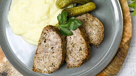 Jak upéct sekanou bez prasklin? Pomůže jednoduchý trik, který znaly už naše babičky