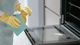 Babské rady, jak vyčistit troubu: Stačí citron, jedlá soda, voda a bílý ocet, pozor musíme dát jen na správné kombinace