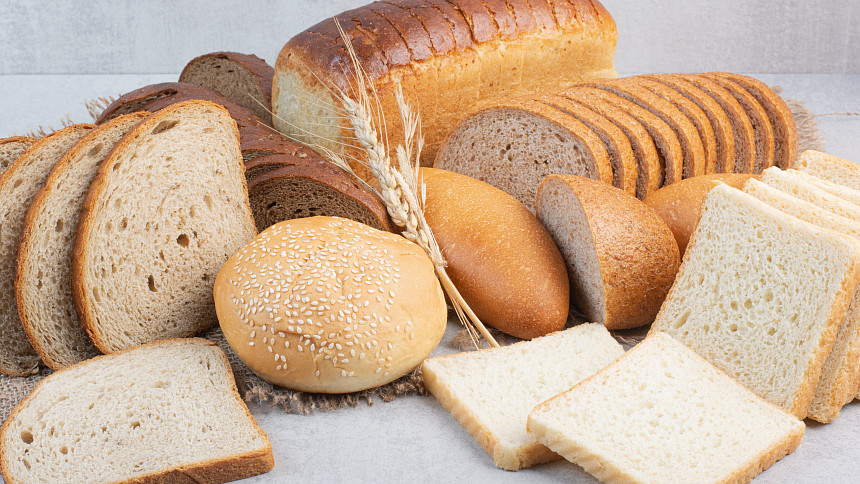 Některé druhy chleba bychom měli v našem jídelníčku omezit.