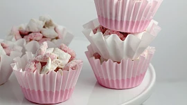 Sladké křupavé mlsání puppy chow: Základem jednoduché americké svačinky jsou cereálie, čokoláda a arašídové máslo