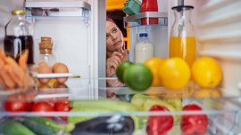 Skladujete správně potraviny? Co patří do lednice a kolik v ní má být stupňů?