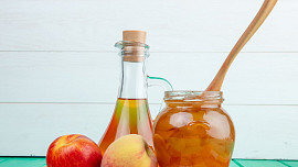 Jablečný ocet jako účinný pomocník na kontrolu cukru v krvi: Dejte si panáka před vydatným jídlem a tělo vám poděkuje
