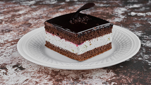 Vynikající řezy Ledňáček jsou rychle hotové a chutí připomenou oblíbený nanuk. Vaše děti je budou milovat, a nejen ony