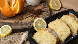 Péřová buchta: Nadýchaný moučník podle hrníčkového receptu voní vanilkou a chutná božsky