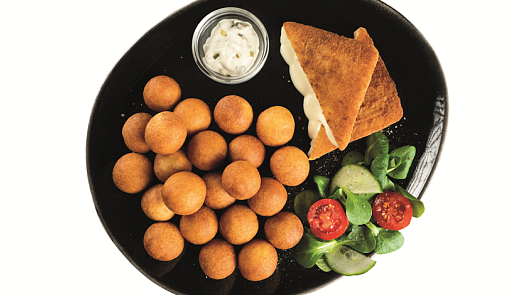 Křupavý obalovaný sýr z horkovzdušné fritézy: rychlá večeře, která potěší celou rodinu