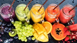 Pestrobarevná smoothie pro děti: Tyhle zdravé kombinace si zamiluje celá rodina!