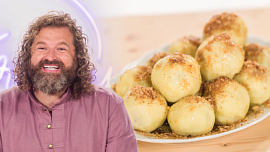 Buchty po ránu: Josef Maršálek uvařil luxusní bramborové knedlíky s blumami a dvěma chutnými překvapeními