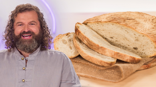 Josef Maršálek upekl výjimečný španělský chléb vonící olivami: U nás doma ho děláme velmi často, přiznal cukrář