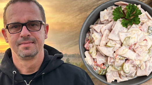 Salát Rumcajs podle Těhotnýho kuchaře: Pikantní retro, které nikdy neomrzí. Kvalitní uzenina a skvělý dresink dělají zázraky