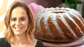 Luxusní bábovka podle Laďky Něrgešové: Vláčný moučník krásně voní čokoládou a ořechy a chutná božsky