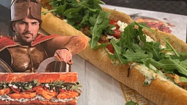 Vítězná Kubova bageta z Hell's Kitchen: Za 169 Kč jsme dostali studené maso a dobré tzatziki. Na první pohled chuť nevyvolává Vítězná Kubova bageta z Hell's Kitchen: Za 169 Kč jsme dostali studené maso a dobré tzatziki. Na první pohled chuť nevyvolává