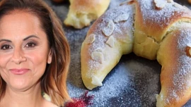 Luxusní svatomartinské rohlíčky podle Laďky Něrgešové: Voní rumem, vanilkou a ořechy, po upečení se po nich jen zapráší Luxusní svatomartinské rohlíčky podle Laďky Něrgešové: Voní rumem, vanilkou a ořechy, po upečení se po nich jen zapráší