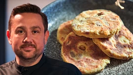 Luxusní bramborové placky se škvarky podle Jana Punčocháře: Vláčnou a křupavou dobrotu zvládne podle videa každý