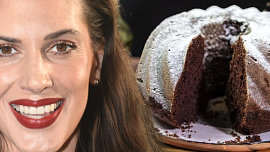 Hrnková bábovka s chutí jablek a perníku od Anety Vignerové: Perfektní vláčný moučník zvládne úplně každý