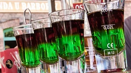 Beton, Semafor i Žabí hlen: Recepty na retro koktejly, které frčely v socialismu, můžete otestovat i dnes