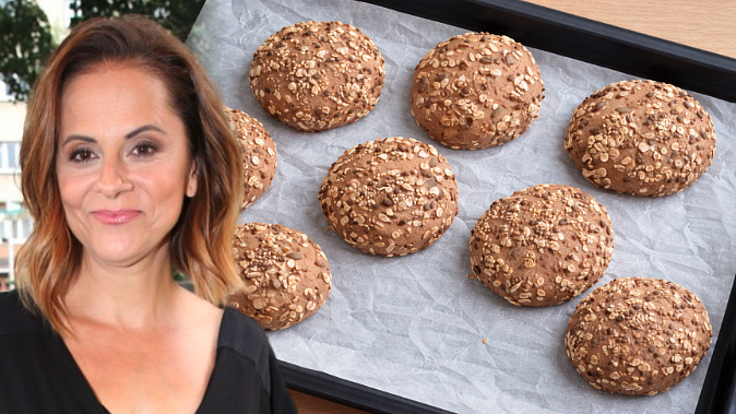 Laďka Něrgešová ukázala, jak si upéct perfektní žitné housky.