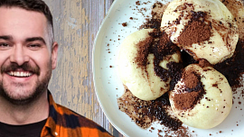 Vynikající nadýchané buchty na páře podle Paťa z Hell's Kitchen: Voní máslem a švestkami, oblíbíte si je po prvním soustu