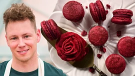 Lukáš z Peče celá země prozradil, jak na dokonalé makronky: Do bílků nikdy nepřidávejte sůl, varuje