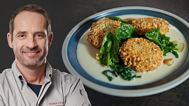 Vynikající bezmasé karbanátky podle Marka Fichtnera: Voní konfitovaným česnekem a modrým sýrem, špenát doplňuje chuť