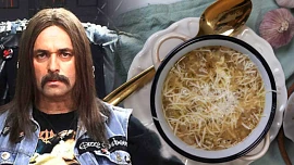 Česnečka poslední záchrany podle Ozzáka: Vyprošťovací polévku od seriálového hrdiny zvládne úplně každý