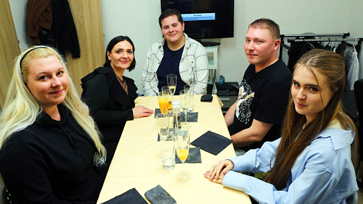 Děsivý díl pořadu Prostřeno! v Havířově: Hosté zvraceli a hostitelka se s pláčem hroutila, nepomohly ani chlebíčky