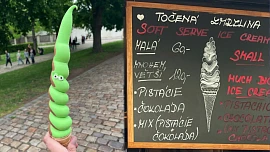 Vyzkoušeli jsme nejzábavnější zmrzlinu jako z komiksu: Už víme, proč se na ni stojí nekonečné fronty