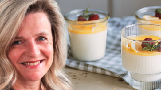 Sladké léto: Panna cotta z podmáslí podle Míši Landové je lehká a svěží. Citronový krém dodá dokonalou chuť