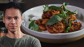 Šéfkuchař Khanh Ta ukázal, jak připravit šťavnaté kuře po vietnamsku. Důležité je správné restování