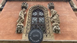 Jednu z nejstarších evropských pivnic najdete v polské Vratislavi. Nabízí domácí pivo i první polský burger