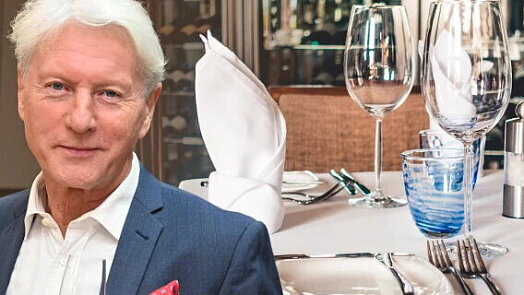 Ladislav Špaček radí: Co si obléct na dovolené do hotelové restaurace a proč nechodit v plavkách