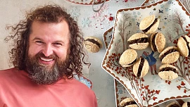 Nejoblíbenější cukroví Josefa Maršálka: Ořechy vylepšené kokosem, pracny s malinami a dokonalé linecké vás dostanou