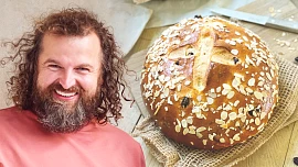 Jak na dokonalý mazanec? Moučník podle receptu a rad Josefa Maršálka voní vanilkou, je nadýchaný a krásně drží tvar