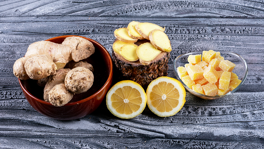 Zázvor, citron a med, klasická kombinace, která pomáhá třeba při nachlazení.