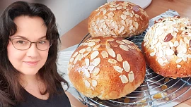 Holka u plotny radí: Tomuhle mazanci v naší rodině nikdo neodolá. Voní vanilkou, je krásně nadýchaný a ozdobí každý stůl