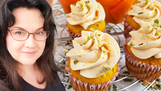 Holka u plotny radí: Dýňové cupcakes jsou vláčné, voní kořením a s krémem z bílé čokolády chutnají božsky