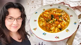 Holka u plotny radí: Farářská polévka s vaječnými nočky voní čerstvou zeleninou a kmínem a chutná fantasticky