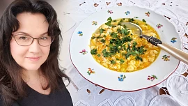 Holka u plotny radí: Milionová polévka z kořenové zeleniny s vejcem a jemnými nočky zahřeje i zasytí