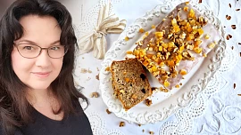 Holka u plotny radí: Ořechový chlebíček s bílou čokoládou je vláčný díky jogurtu a chuť dodá i pomerančová kůra