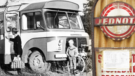 Retro okénko: Pojízdné prodejny dřív vozily na venkov textil, pak maso nebo konzervy. Rohlíky v nich ale bývaly na objednávku