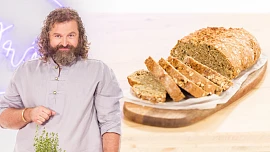 Nejjednodušší chleba na světě podle Josefa Maršálka: Díky podmáslí je krásně vláčný a díky sodě nadýchaný i bez kynutí
