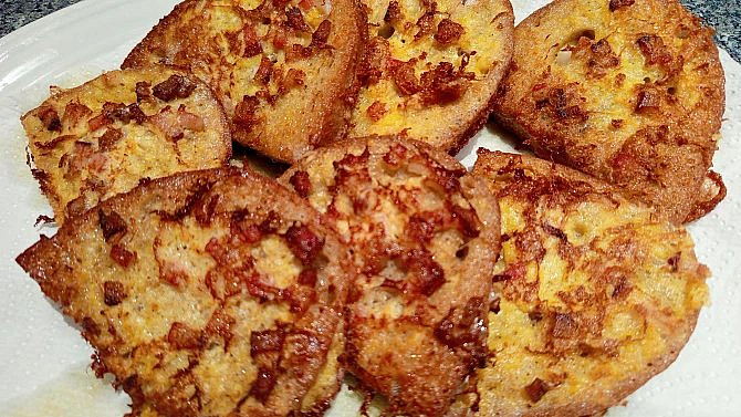 Smaženky a chleby ve vajíčku mohou mít nespočet podob.