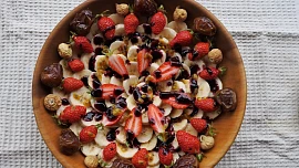 Hřešíme zdravě(ji): Datle, melasa, čekanka… Čím sladit místo cukru?