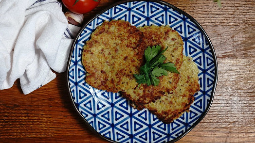 Vynikající speciální šumavský bramborák: Přidejte do těsta lovecký salám a už nikdy nebudete chtít jinou verzi