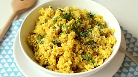 Jak připravit květákovou rýži? Zdravou přílohu od originálu skoro ani nerozeznáte!